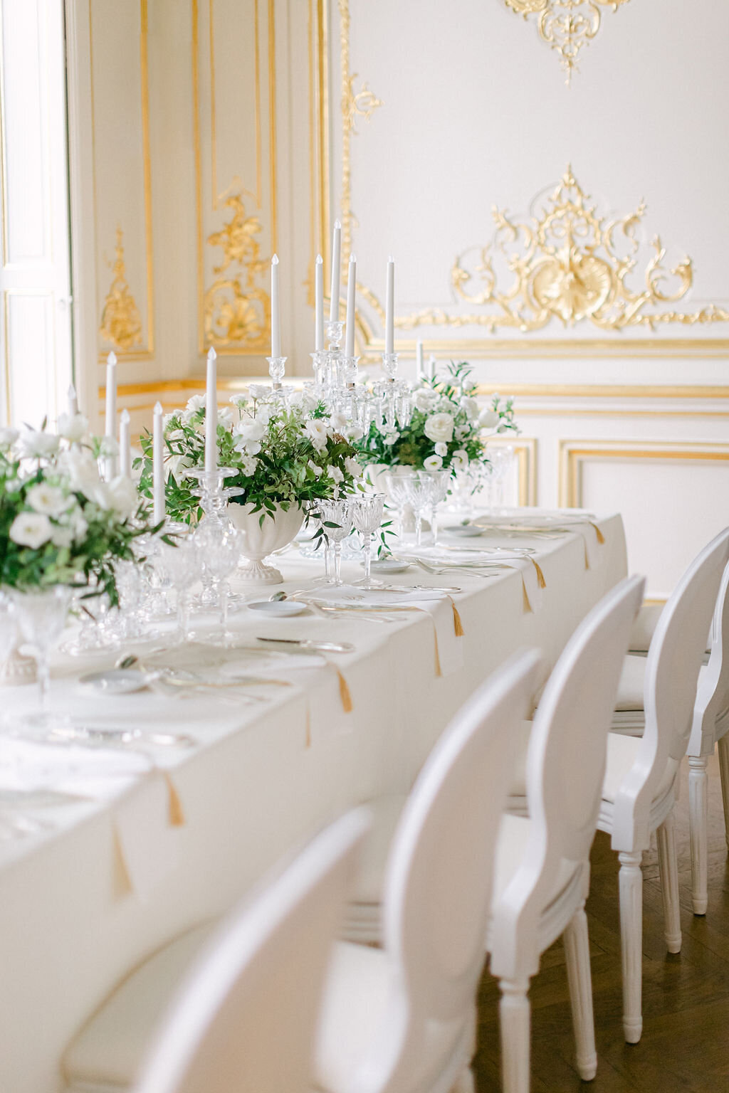 luxurious-wedding-floral-decoration-castle-style20