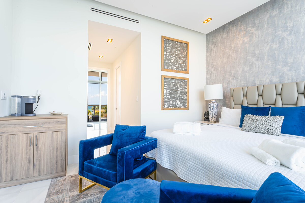 Master bedroom  (4)