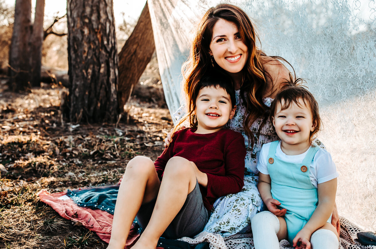mommy with kids at the Toledo park