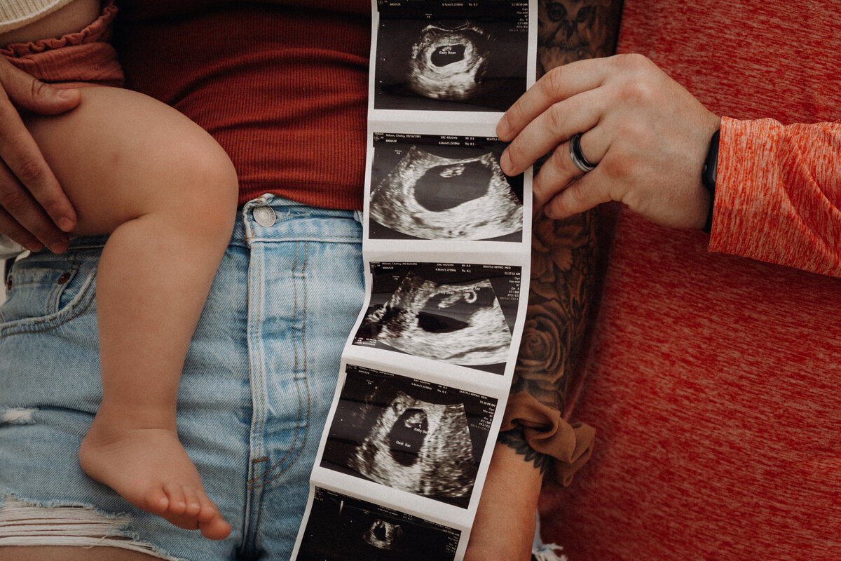 Pregnancy announcement photos Oregon Coast Oregon Washington Portland Vancouver PNW