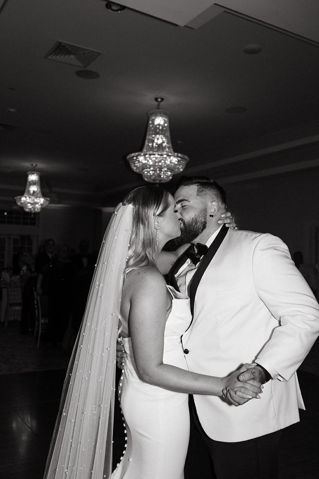 black-and-white-bride-and-groom-first-dance-connecticut-wedding