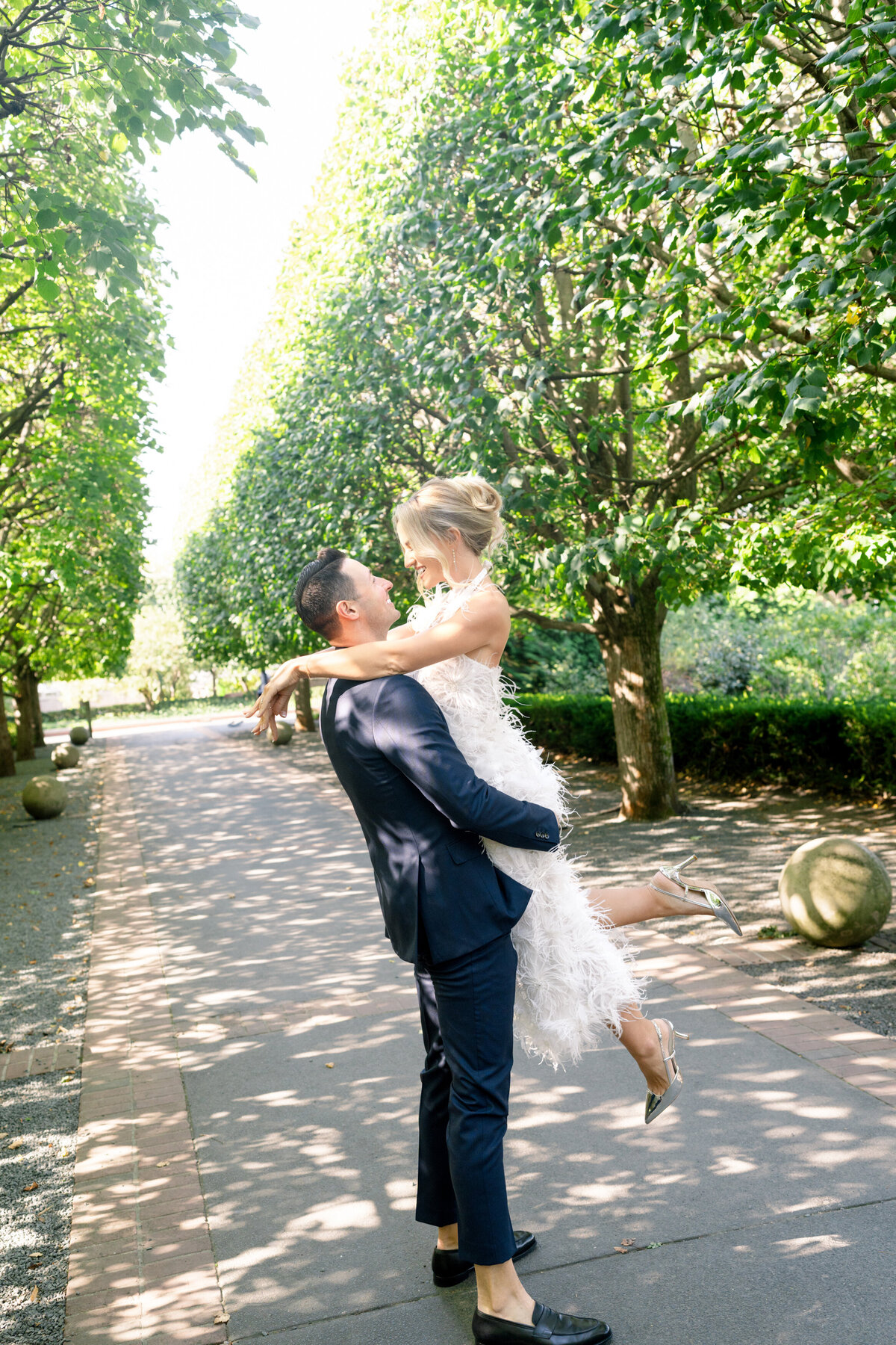 Berlez-Aspen-Avenue-Chicago-Wedding-Photographer-Engagement-Session-Chicago-Botanic-Garden-Selkie-Luxury-Editorial-True-to-Color-5