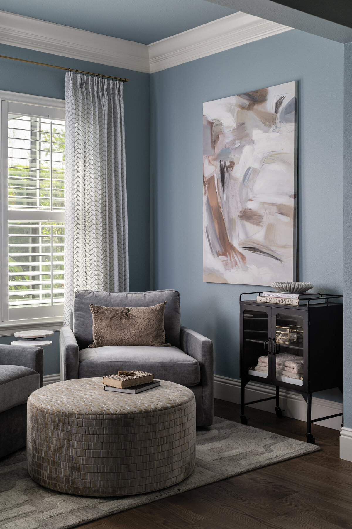 sally-barton-interiors-sitting-room-lithia-florida-designer