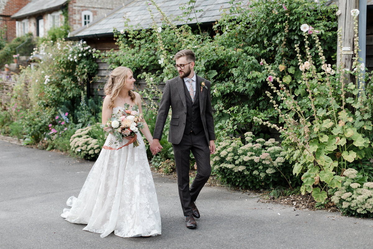 0103 country weddings at Upwaltham Barns in West Sussex