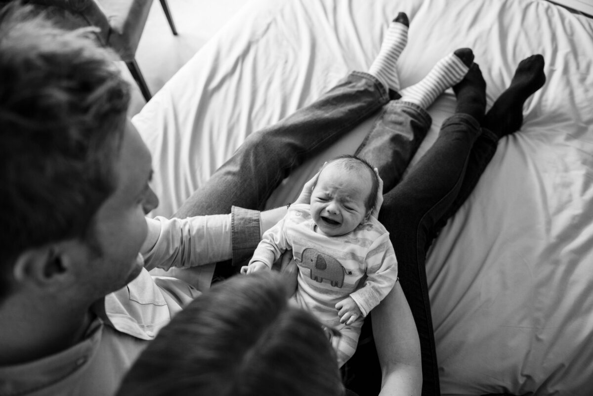 newborn-baby-relaxed-lifestyle-natural-family-photography-136