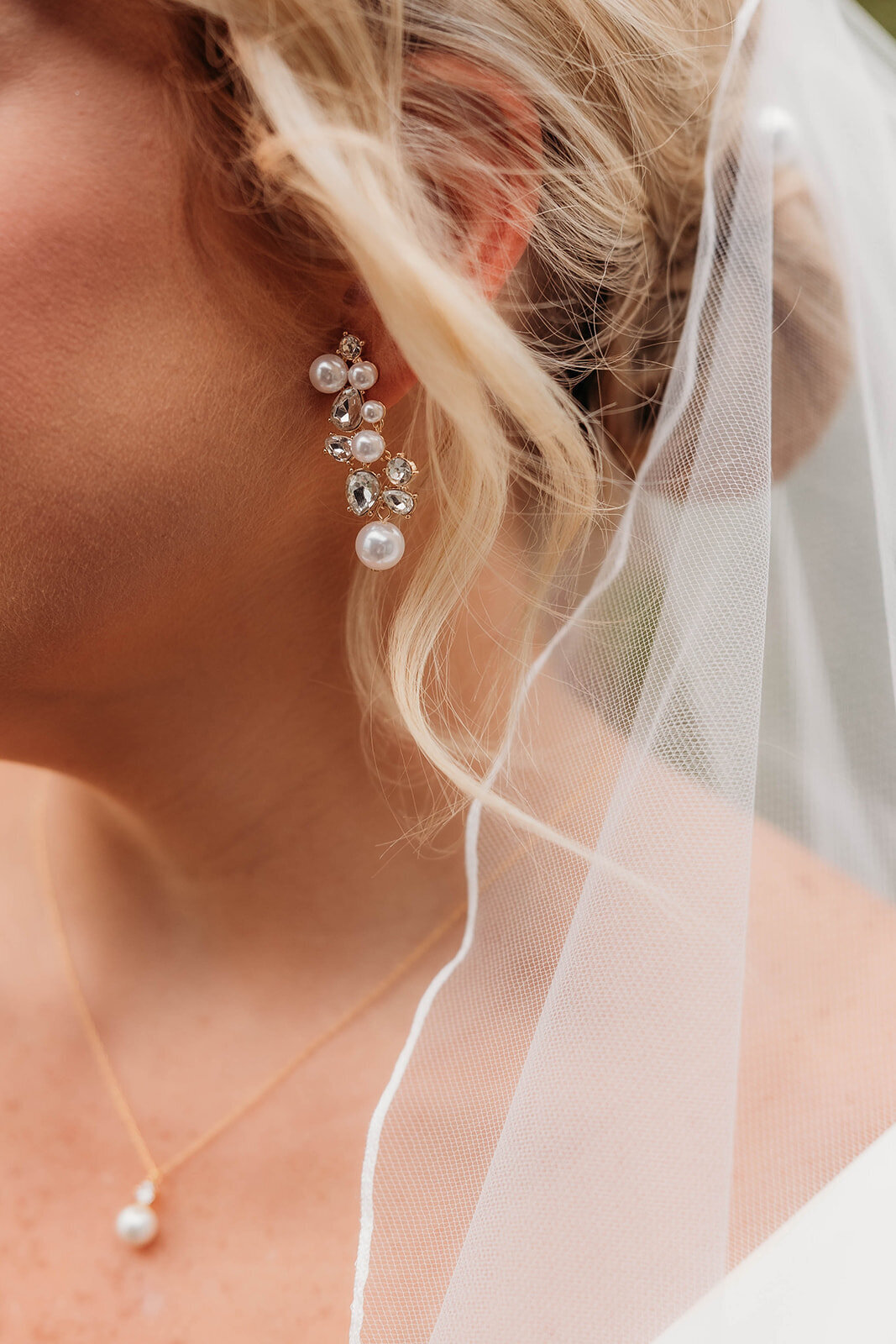 Saint Clair Inn Wedding Bride Michigan Photographer K. E. Rogers Photography-16