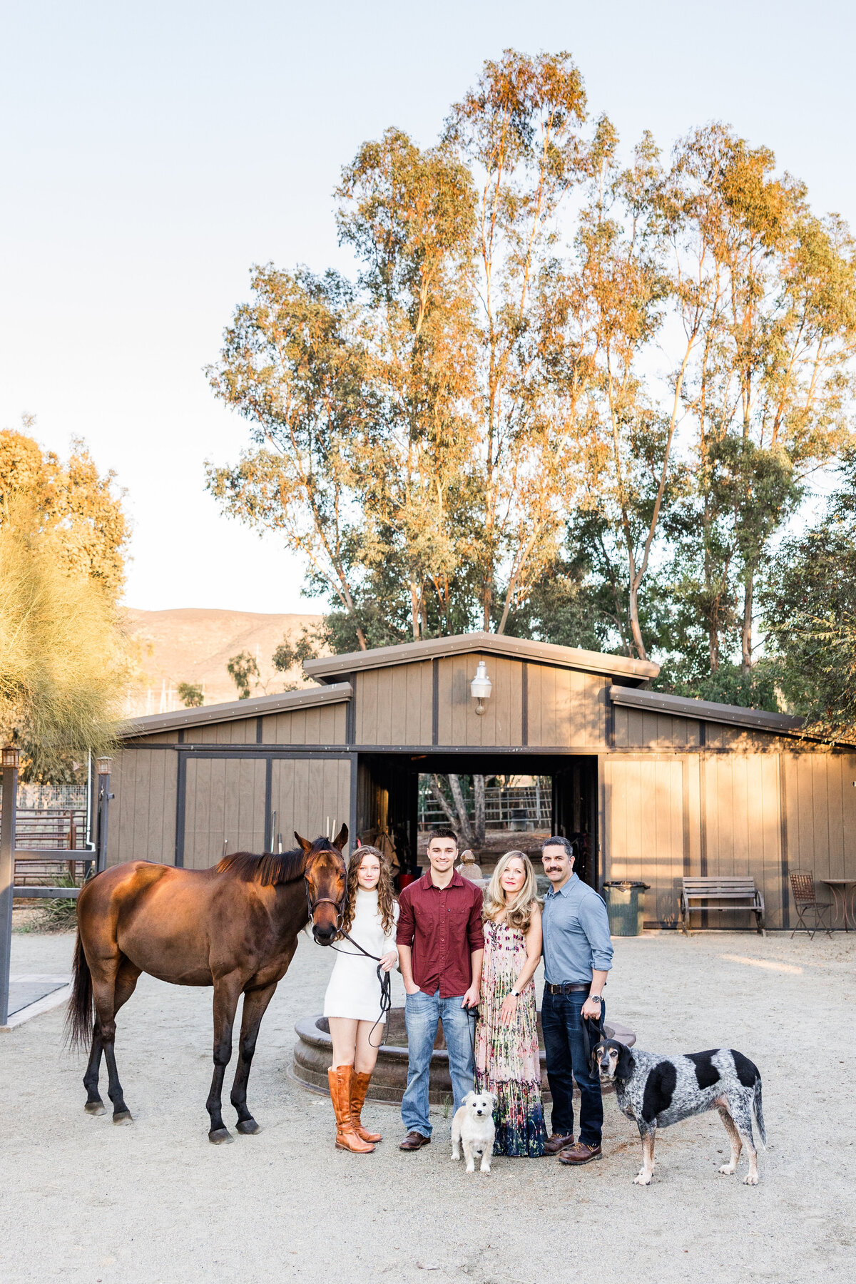 Family-Equestrian-Photoshoot-Bonita-san-diego-barn