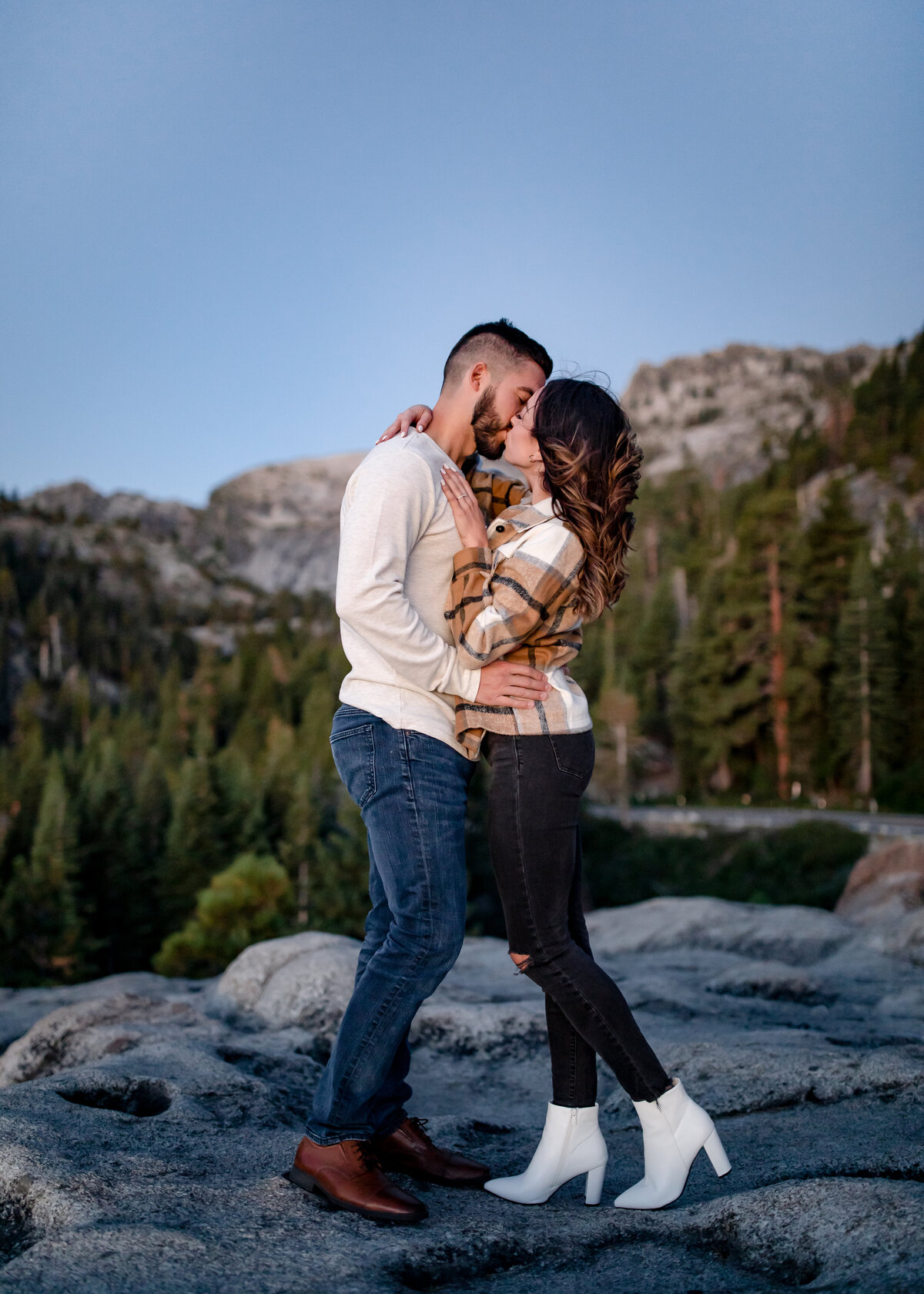 08272022_Emily+ZachEngagements_EmeraldBayLakeTahoeCA_AnjaJensenPhotography-11