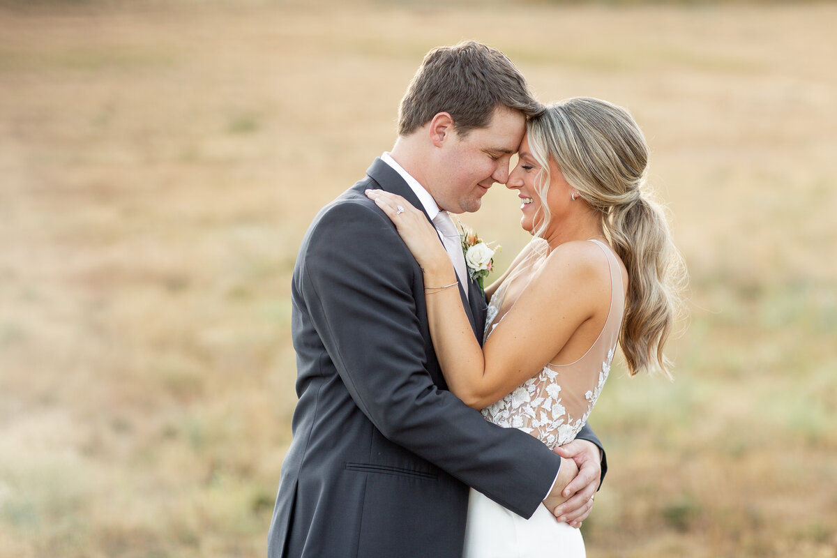 Jake and Allie Preview Harmony Meadows Emily Moller Photography Lake Chelan Wedding Photographer-29