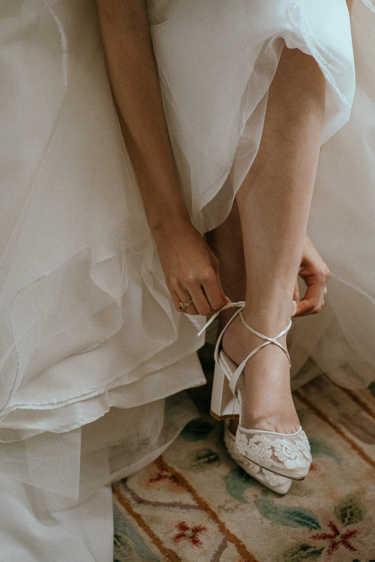 Bride-heel-raphaelle-granger-luxury-wedding-photographer-montreal-toronto