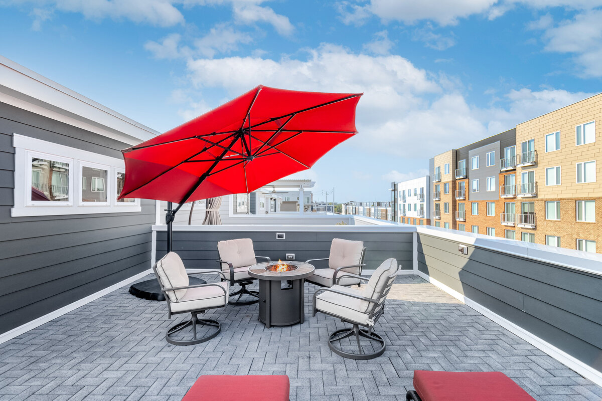 rocketts landing rooftop 2