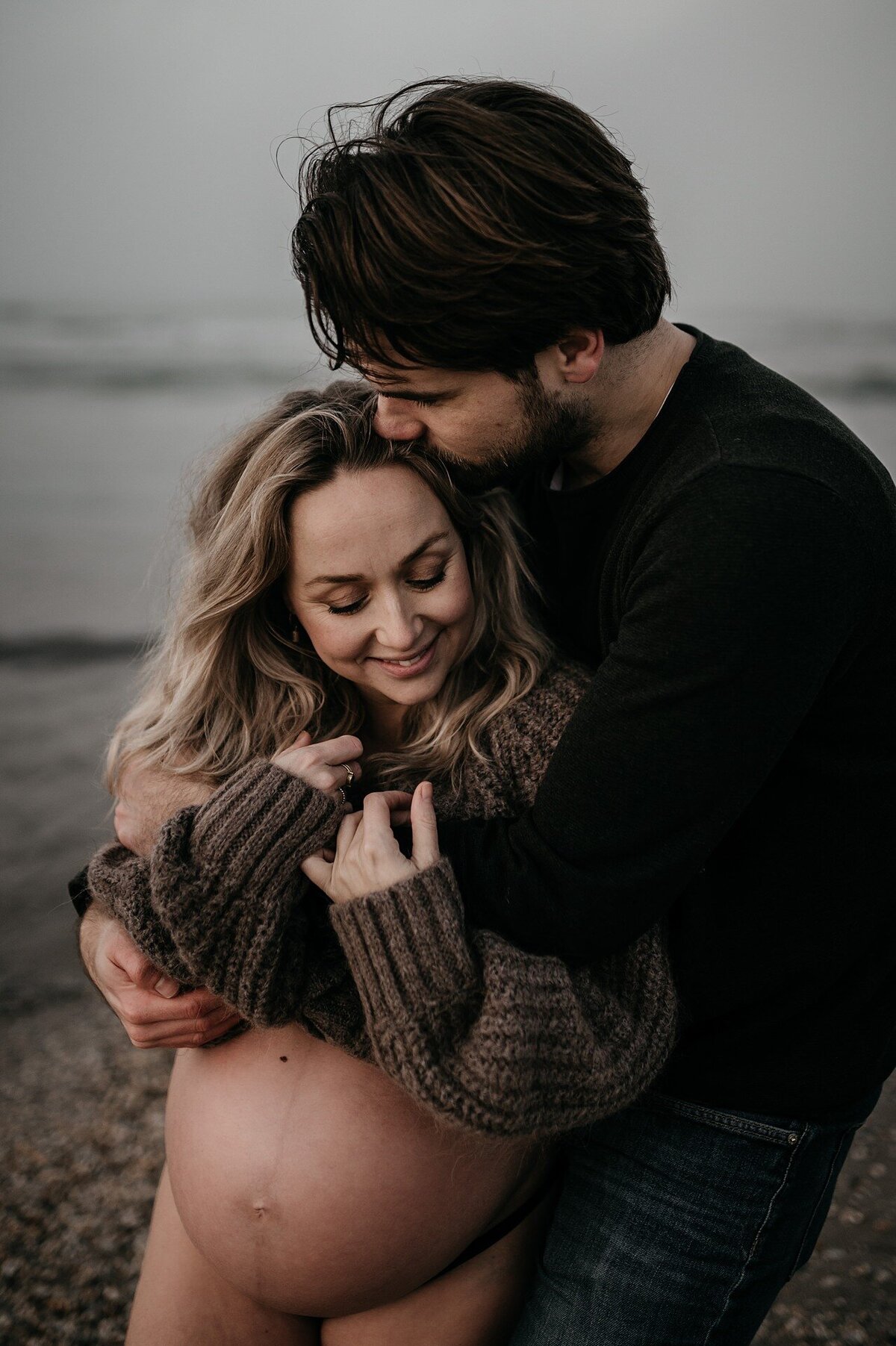 11-LouiseBoonstoppelFotografie_zwangerschapshoot_den_haag_duinen
