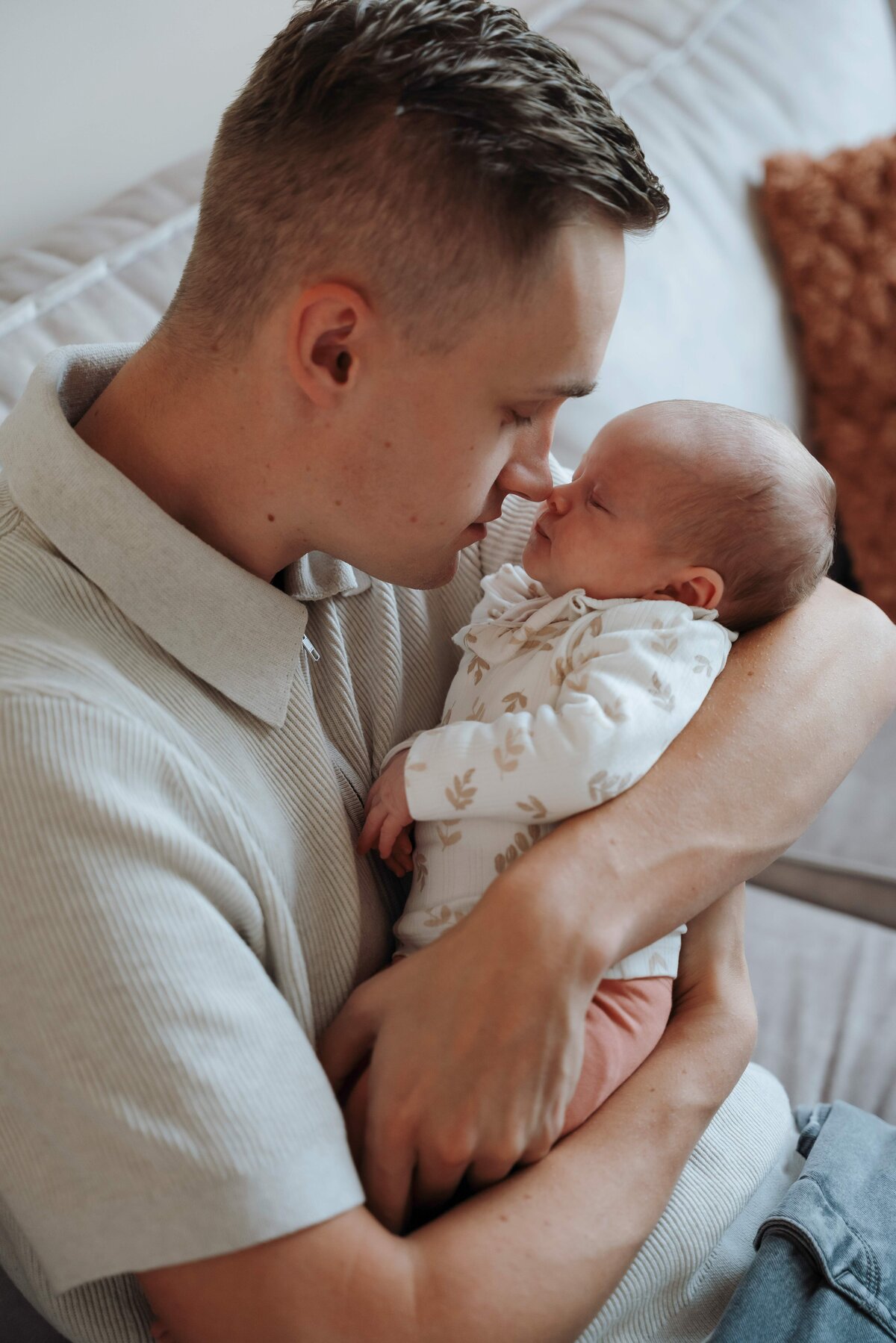 Newborn fotograaf limburg, Newborn fotograaf, Newborn fotograaf haelen, Newborn fotograaf roermond, Newborn fotograaf leudal, Newbornshoot haelen, Newborn shoot leudal, Newborn shoot roermond, Newborn fotografie in de buurt van haelen