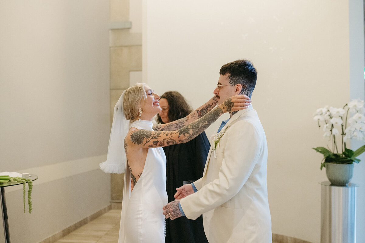 toronto-city-elopement-city-hall-edgy-nontradional-thedrake-rainy-day-cool-alternative-021