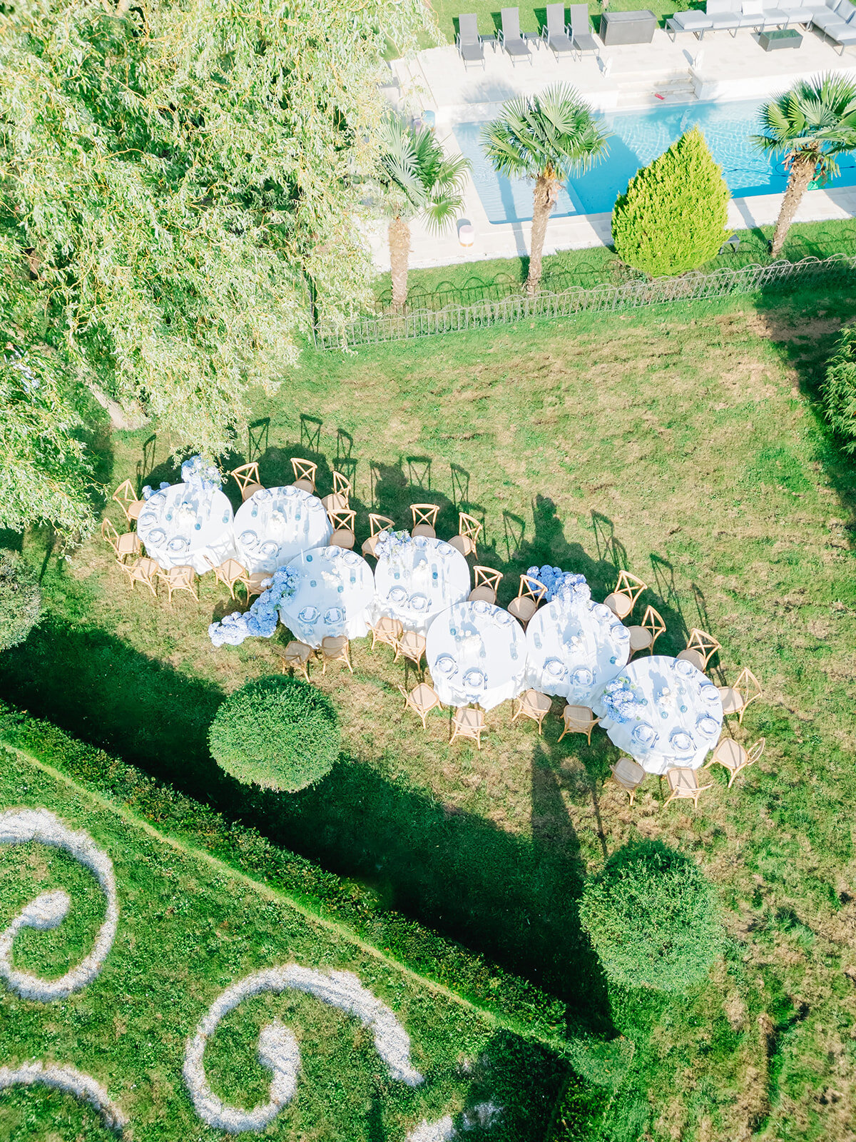 MorganeBallPhotography-Wedding-ChrisKim-ChateaudeVezins-WelcomeDinner-table-52-0391