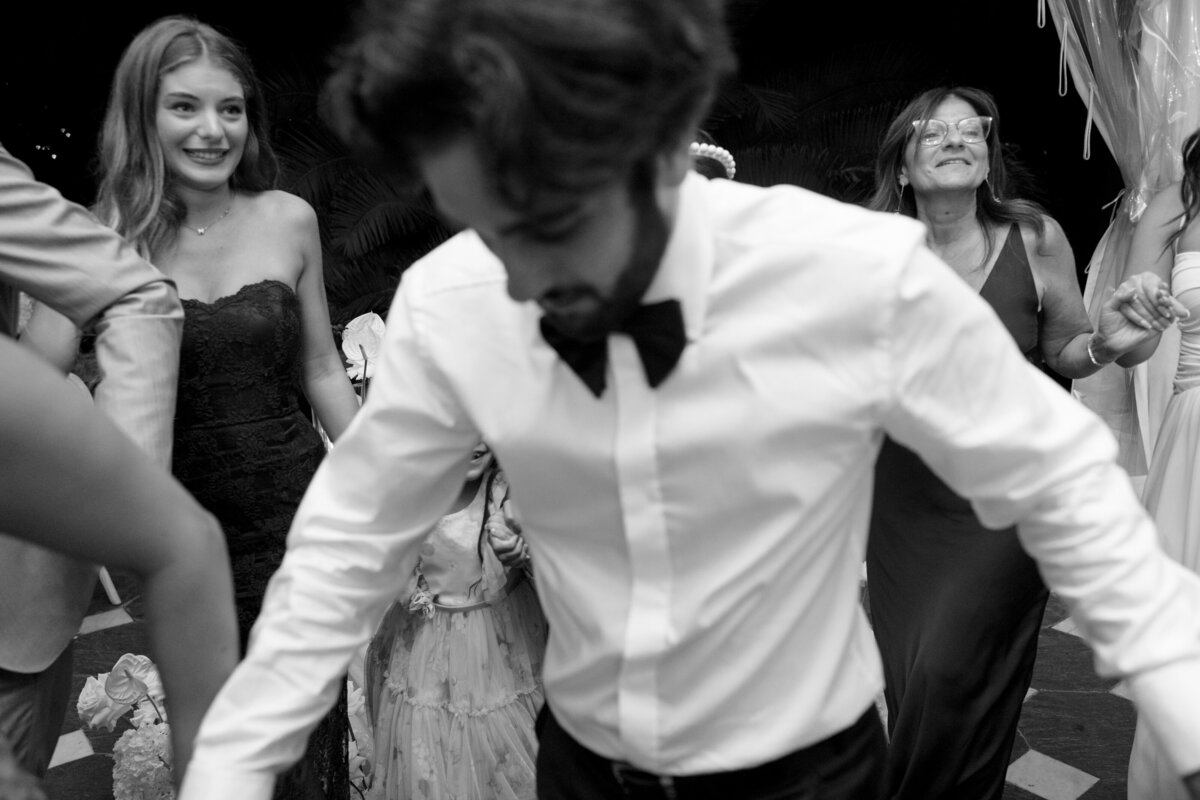 Cacie_Carroll@CacieCarrollPhotography_KriziaandNick_WeddingDayatVillaDurazzo_SantaMargheritaItaly-1302