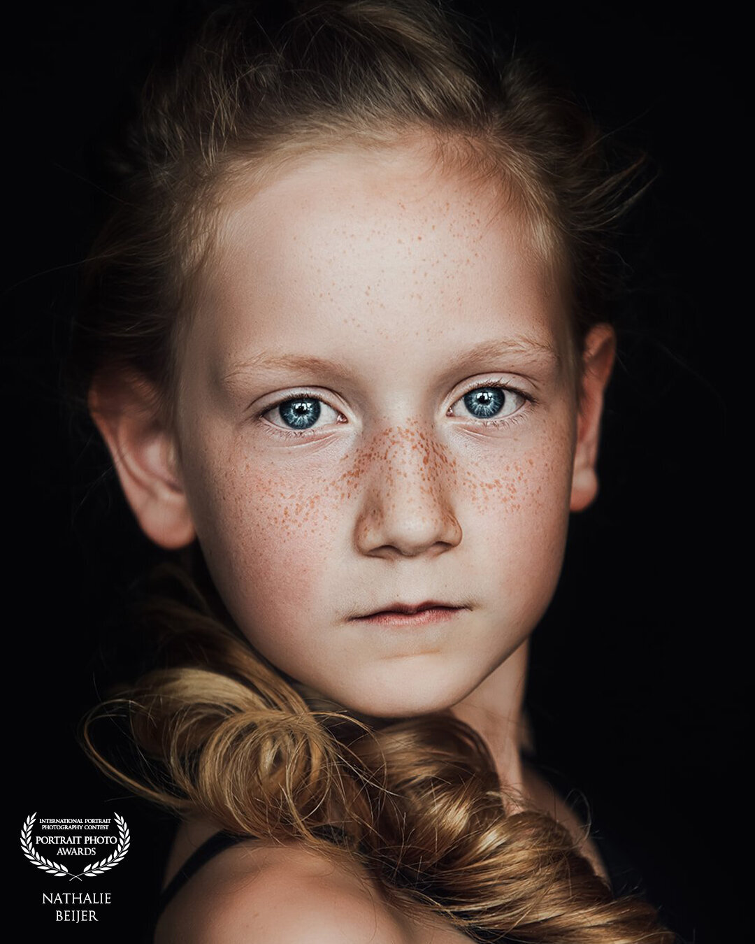 Prijswinnende portretfotografie door Nathalies Pictures uit Nissewaard – winnaar van de Portrait Awards met dit expressieve portret. (7)