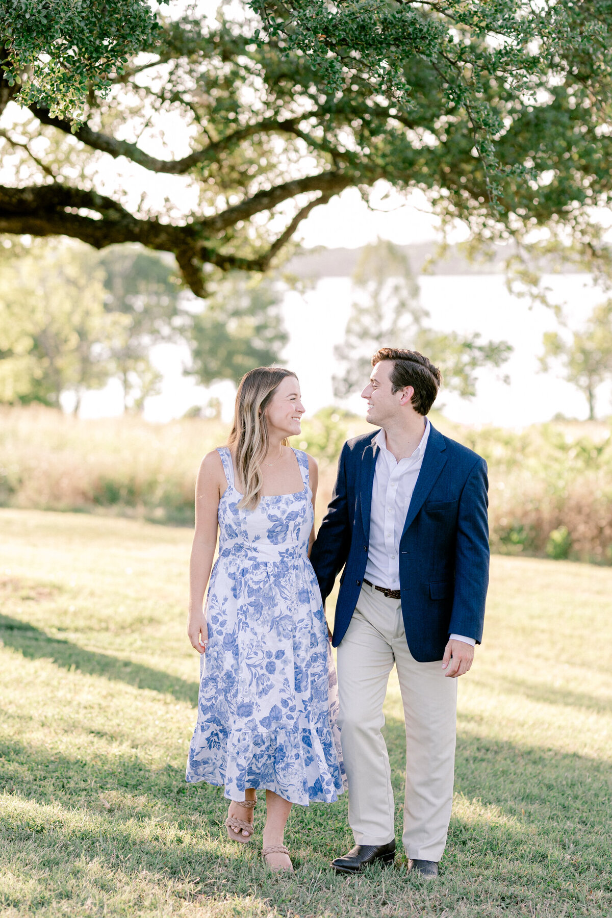 Regan & Owen's White Rock Lake Engagement Session | Dallas Wedding Photographer | Sami Kathryn Photography-8