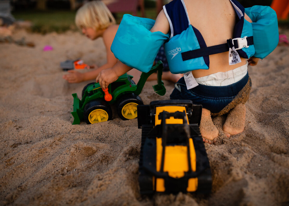 sandy-feet-beach-toys