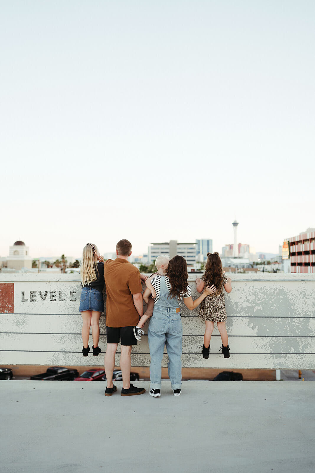 The-family-is-on-the-roof-family-photographer-Rachel Murray