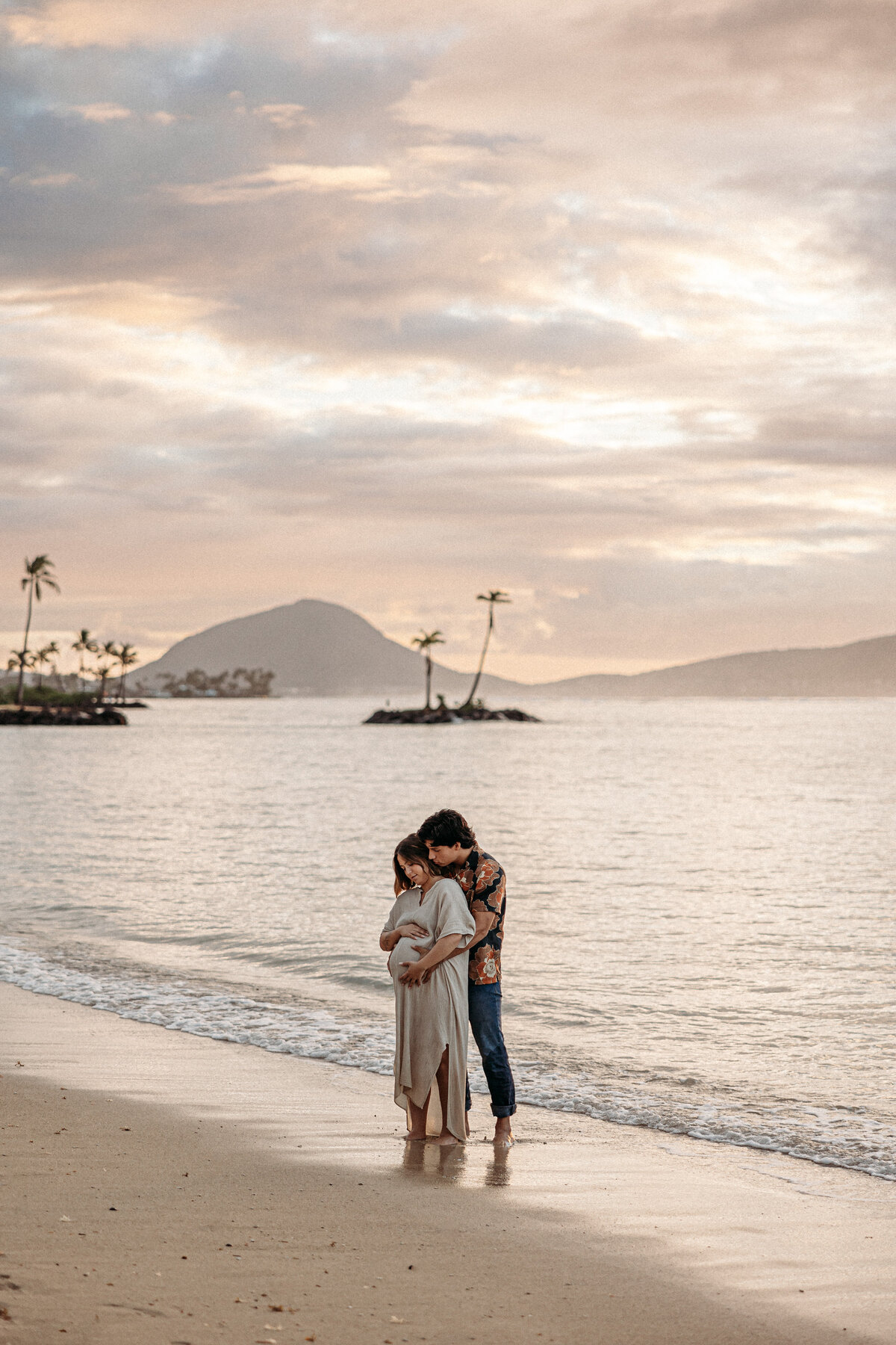 Kahala-beach-sunrise-maternity-photos-49