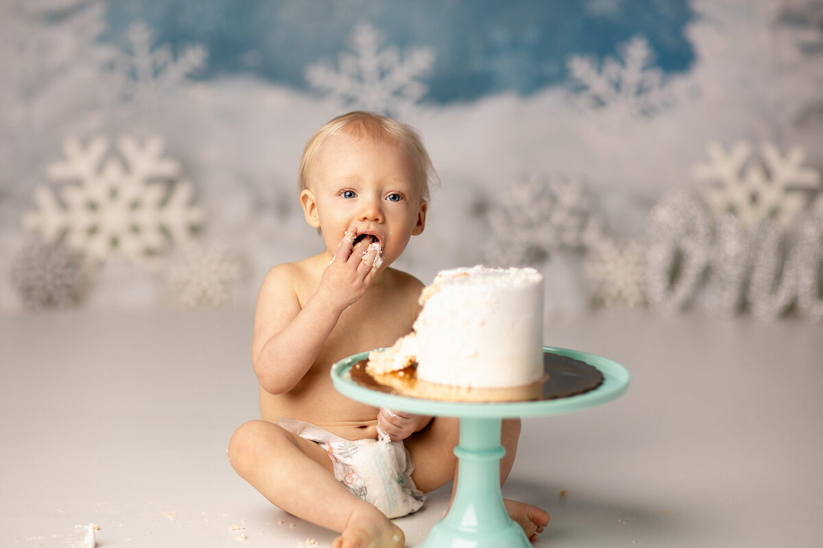 NWA cake smash photographer, milestone portrait session, baby birthday photoshoot Northwest Arkansas, best cake smash photography near me Fayetteville AR