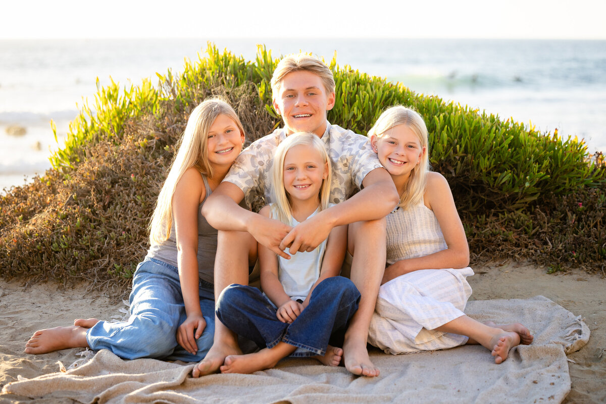 families-siblings-portrait-session-sunse-orange-county-lauren-ford-photography