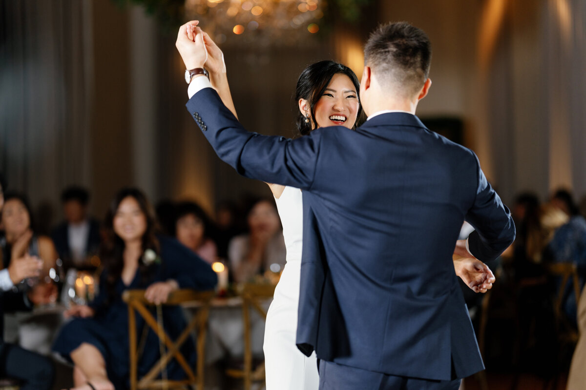 Aspen-Avenue-Chicago-Wedding-Photographer-Ivy-Room-Korean-Elegant-Modern-Romantic-Timeless-Jenny-Yoo-Elegant-Event-Lighting-City-True-To-Color-Photojournalism-119