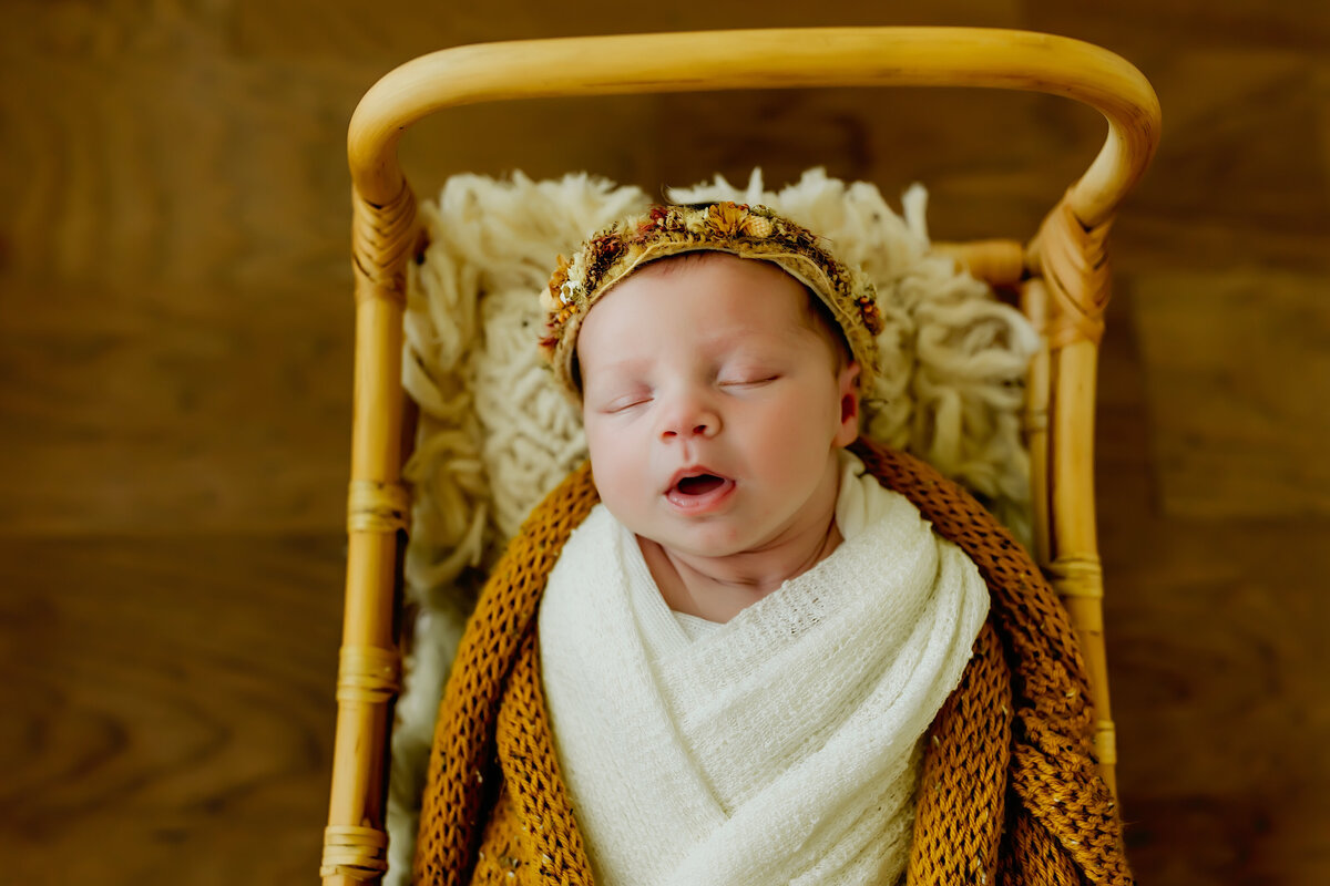 Affordable Lifestyle newborn session in Burleson, TX  | Burleson, TX Newborn Photographer