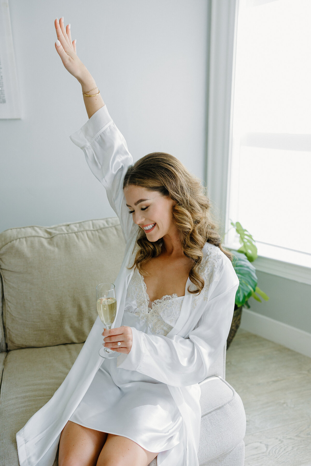 HannahandJoe-gettingready-35