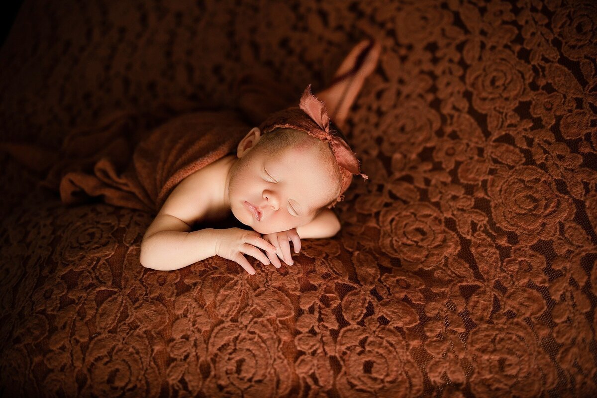 frisco-newborn-photographer-burnt-orange-lace
