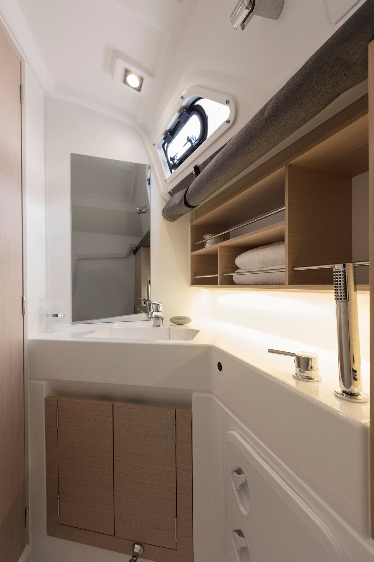 Beneteau-oceanis-30.1-5