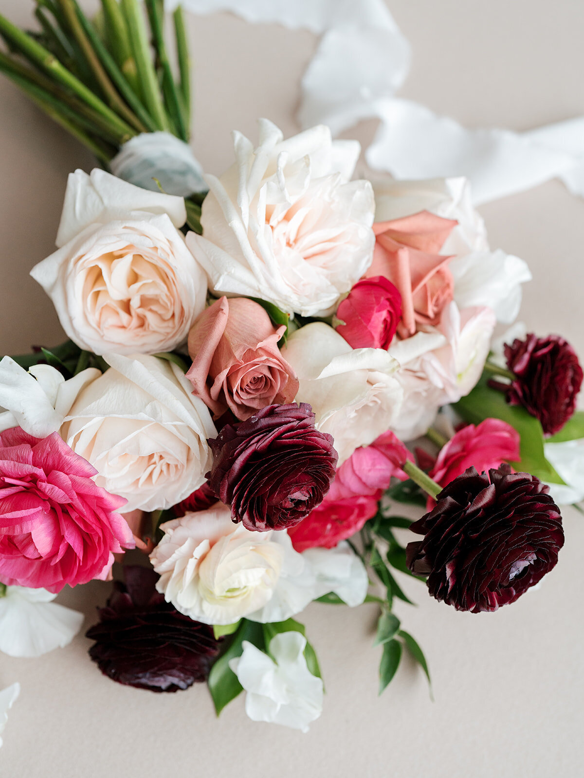 classic-colorful-wedding-flowers-georgian-hall-atlanta-florist-floral-installation_3