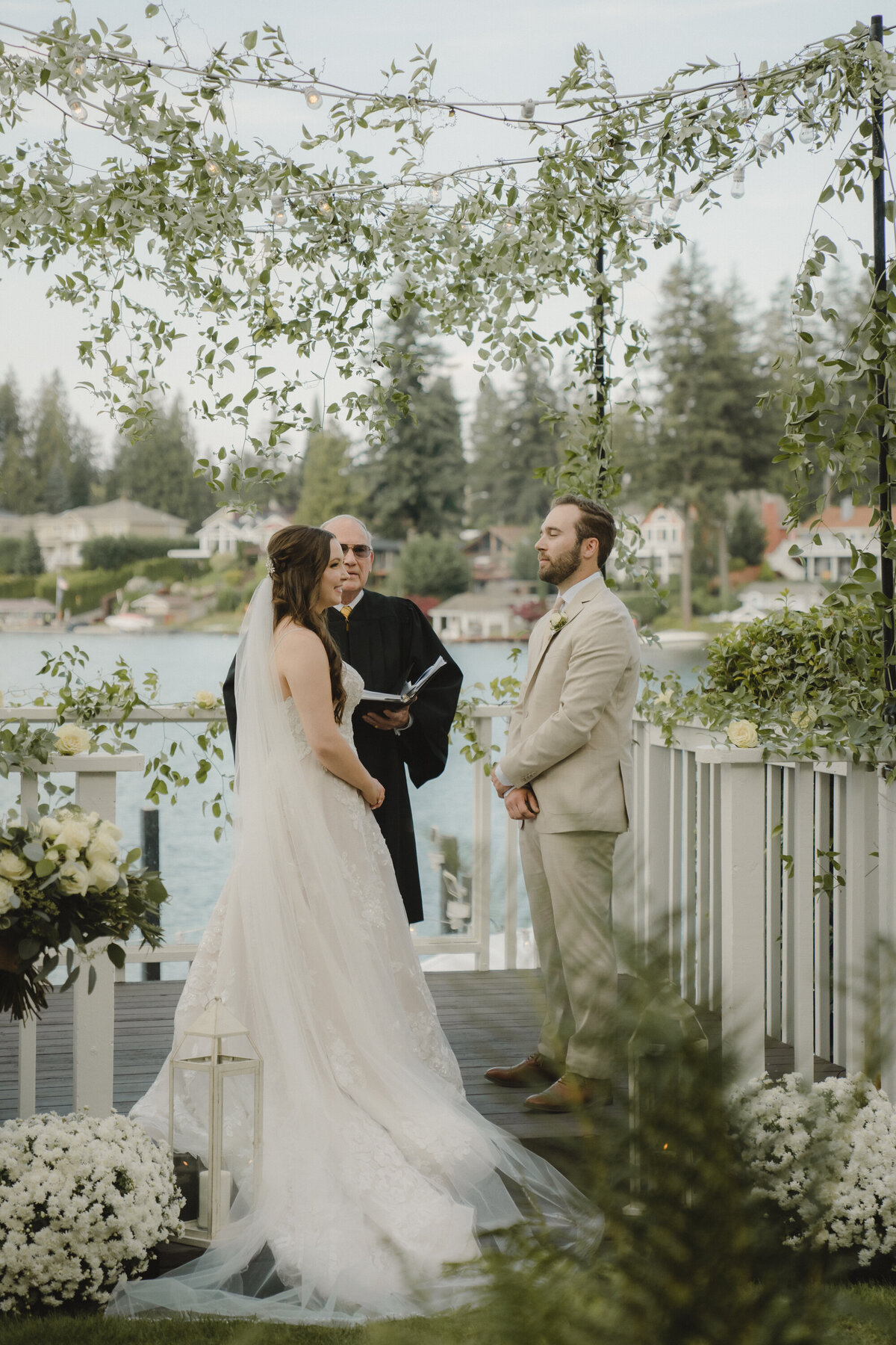 Stephanie-Chase-Wedding-at-the-Lake-Tapps-Bonney-Lake-Seattle-Amy-Law-Photography-84