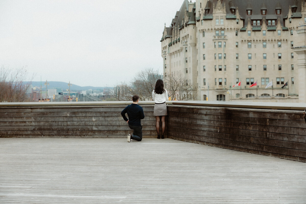 surprise proposal portrait downtown ottawa