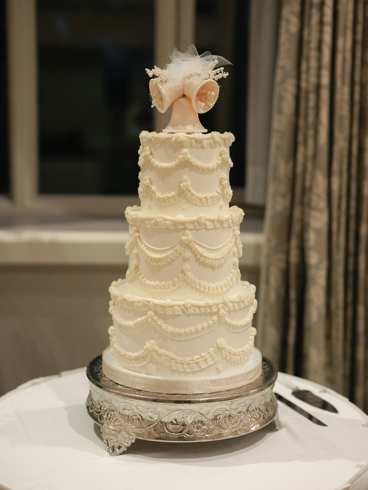 best-seattle-wedding-photographers-the-tenneys-at-washington-athletic-club-48