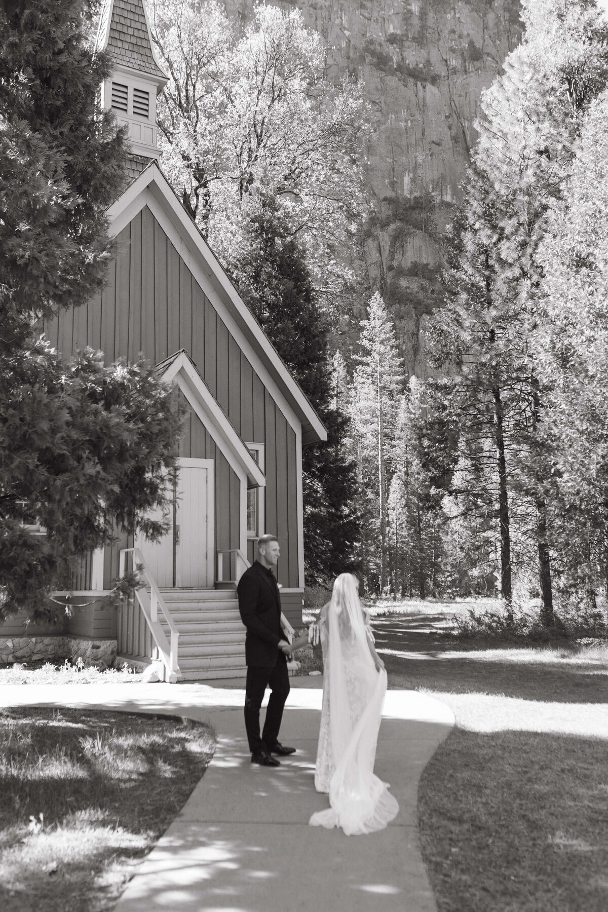 with-the-wandering-yosemite-valley-elopement-3