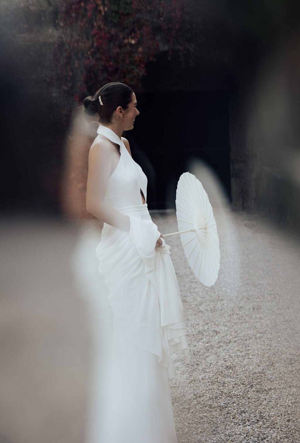elegant-bride-with-umbrella-french-chateau2