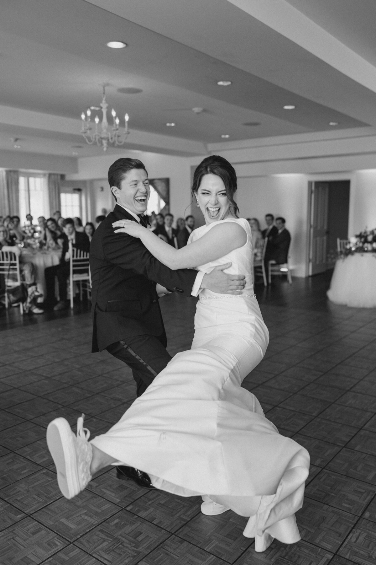 Oaks-Waterfront-Inn-Wedding-St-Michaels-MD-Wedding-Always-Avery-Photography-50