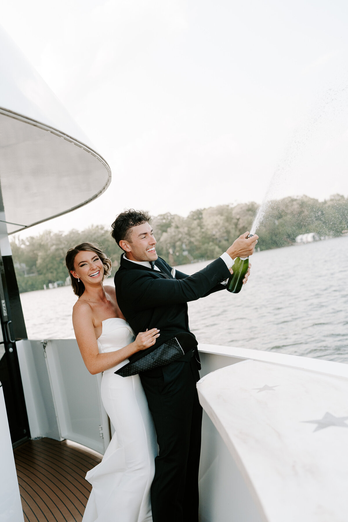 abby-parker-lake-minnetonka-wedding-72
