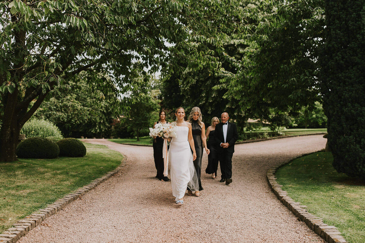 Issy-and-Bella-Floral-Design-Wedding-Florist-Herefordshire-Dewsall-Court-N-Z36