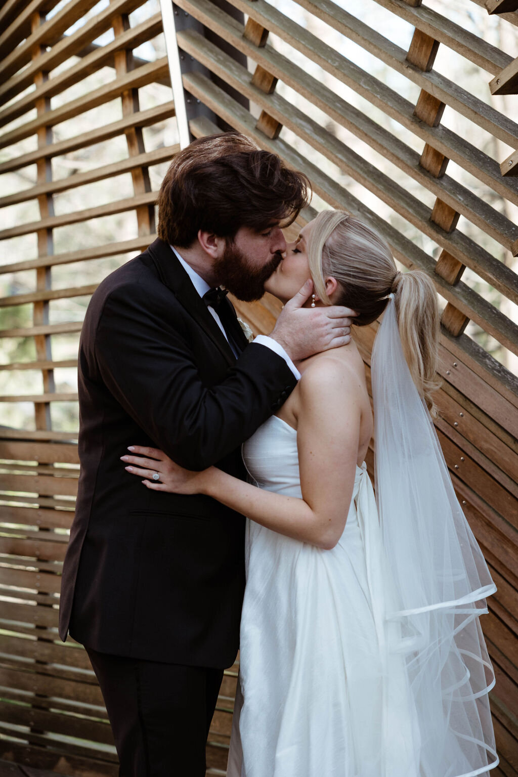 Emily-Hayter-Georgia-Wedding-Photography-Bride-and-Groom8552