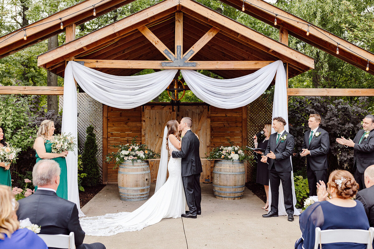 Emily and Dan - St. Catharines Wedding - Photos by Split Rail Studios0515