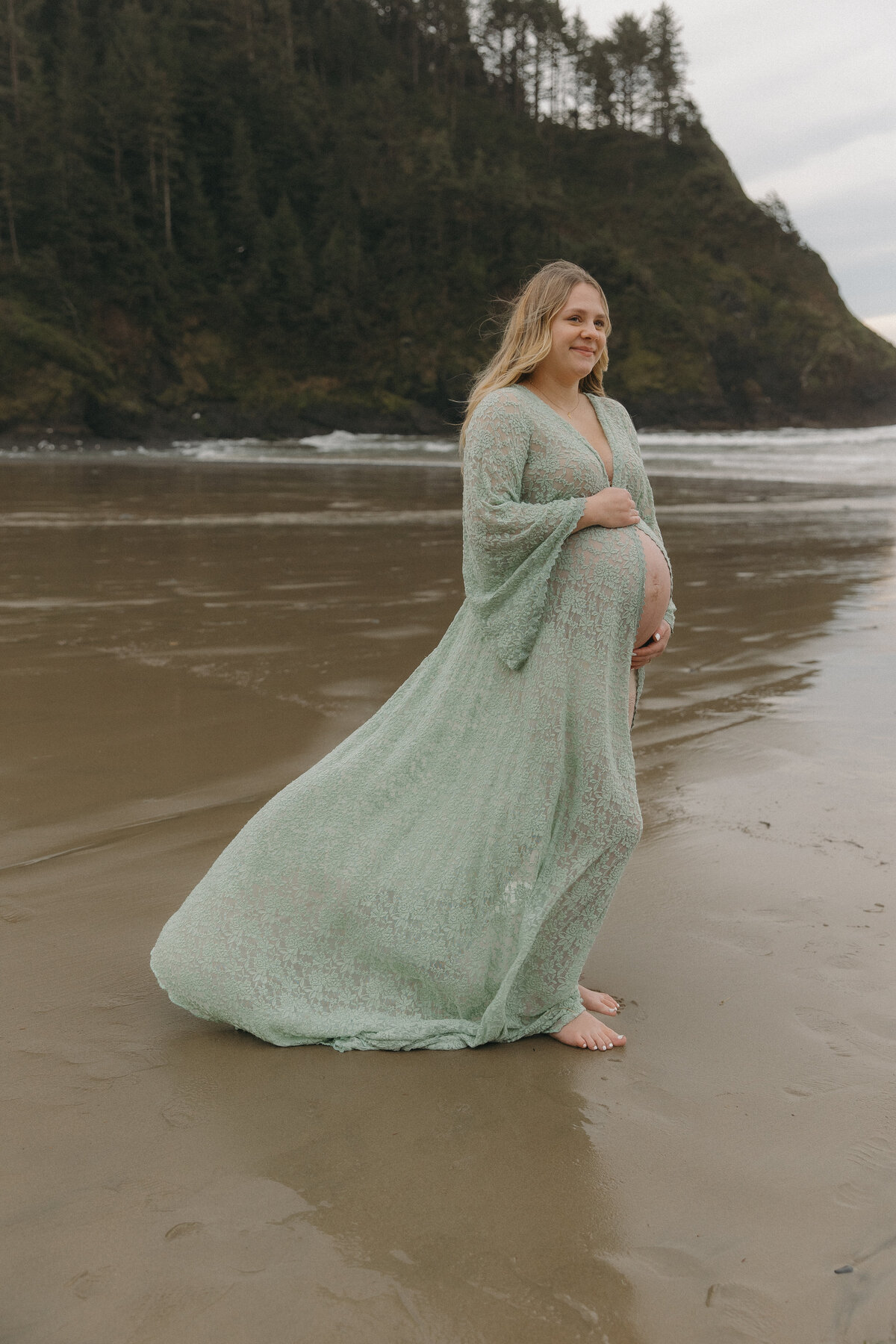 reneewalkerphotography_Oregon_Coast_maternity-80