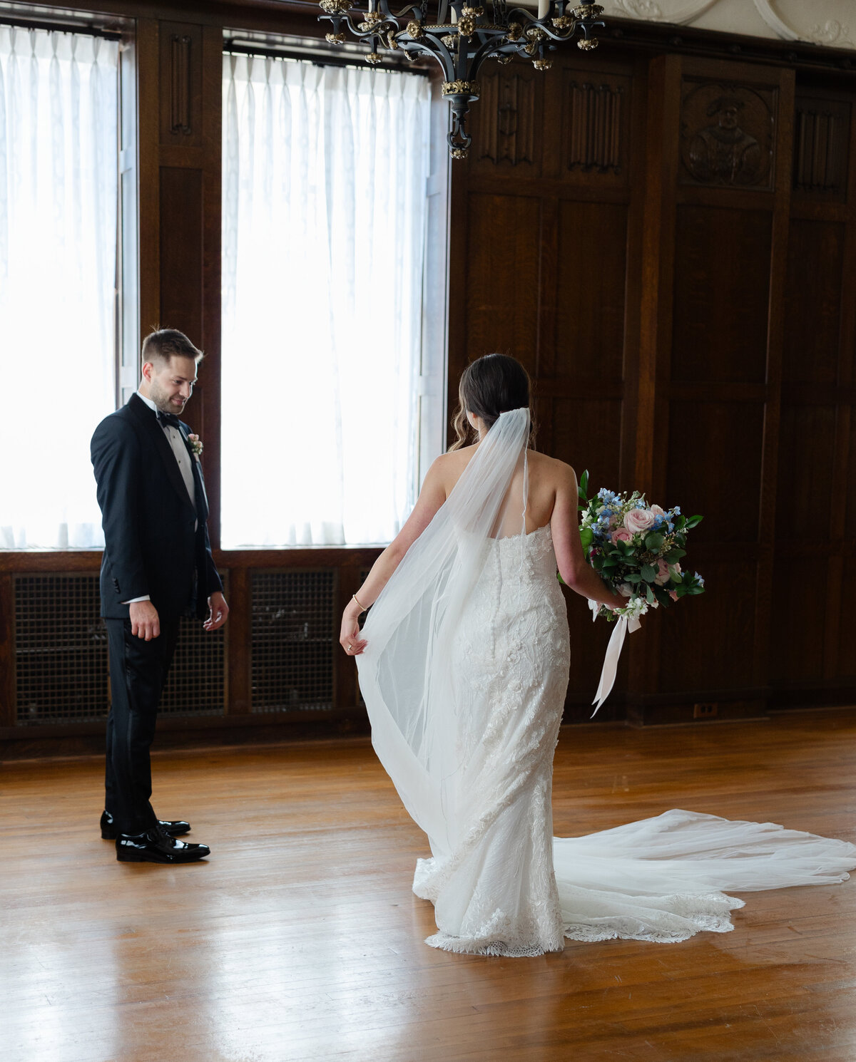 luxury hotel kansas city wedding -18