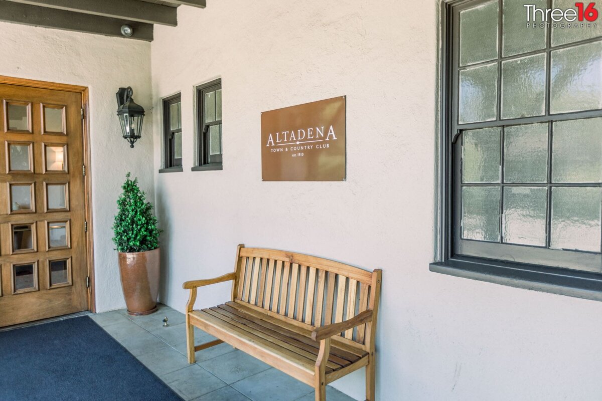 Bench seating at the Altadena Town & Country Club