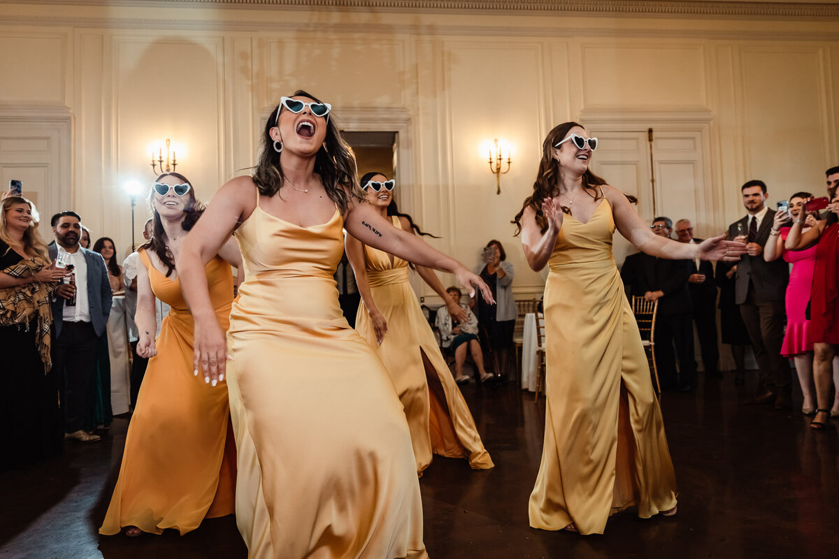 Nicole-Marcelle-Photography_098_rainy-glen-manor-wedding-brigitte-chris