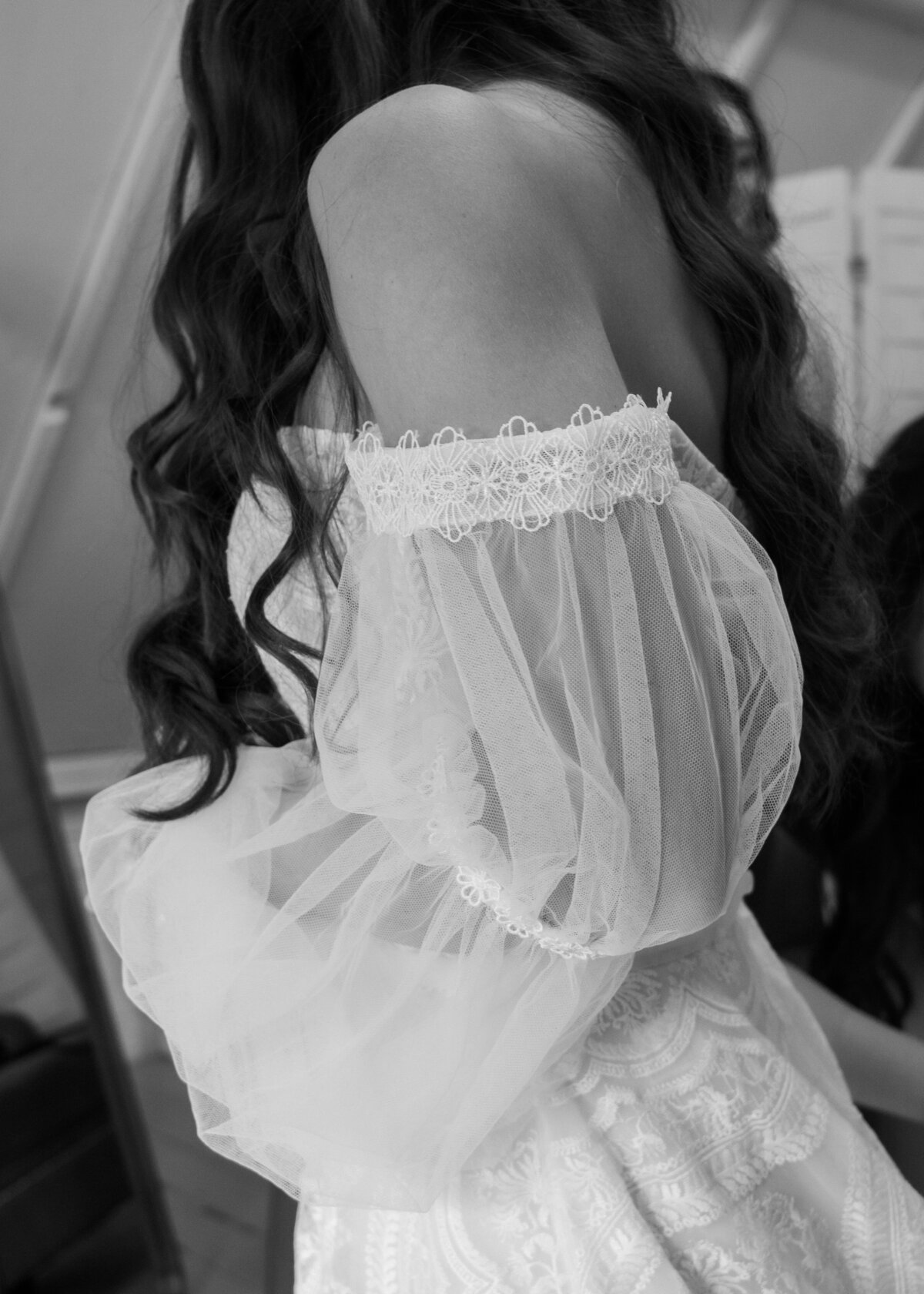 bridal-dress-details-Jardin-del-Sol-jennifer-moreno-photography-washington