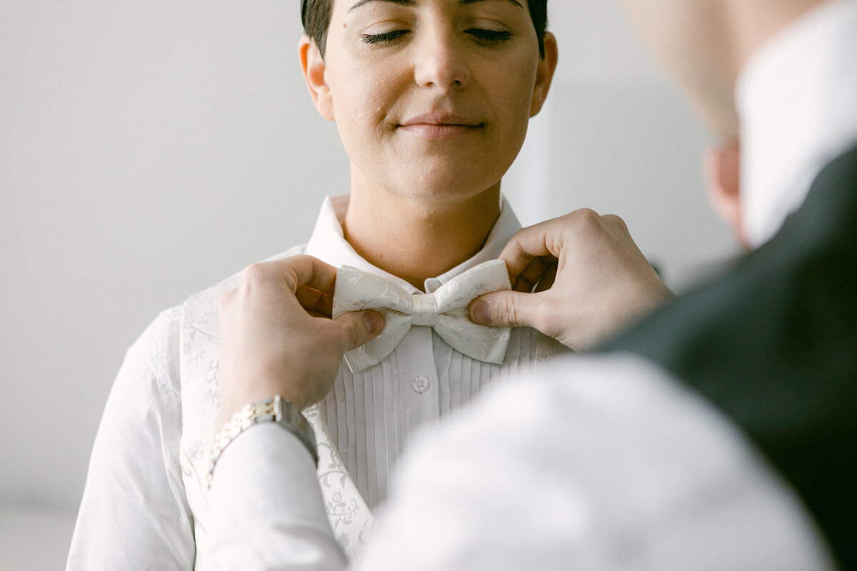 Ellie + Chris - Chris Getting Ready-26