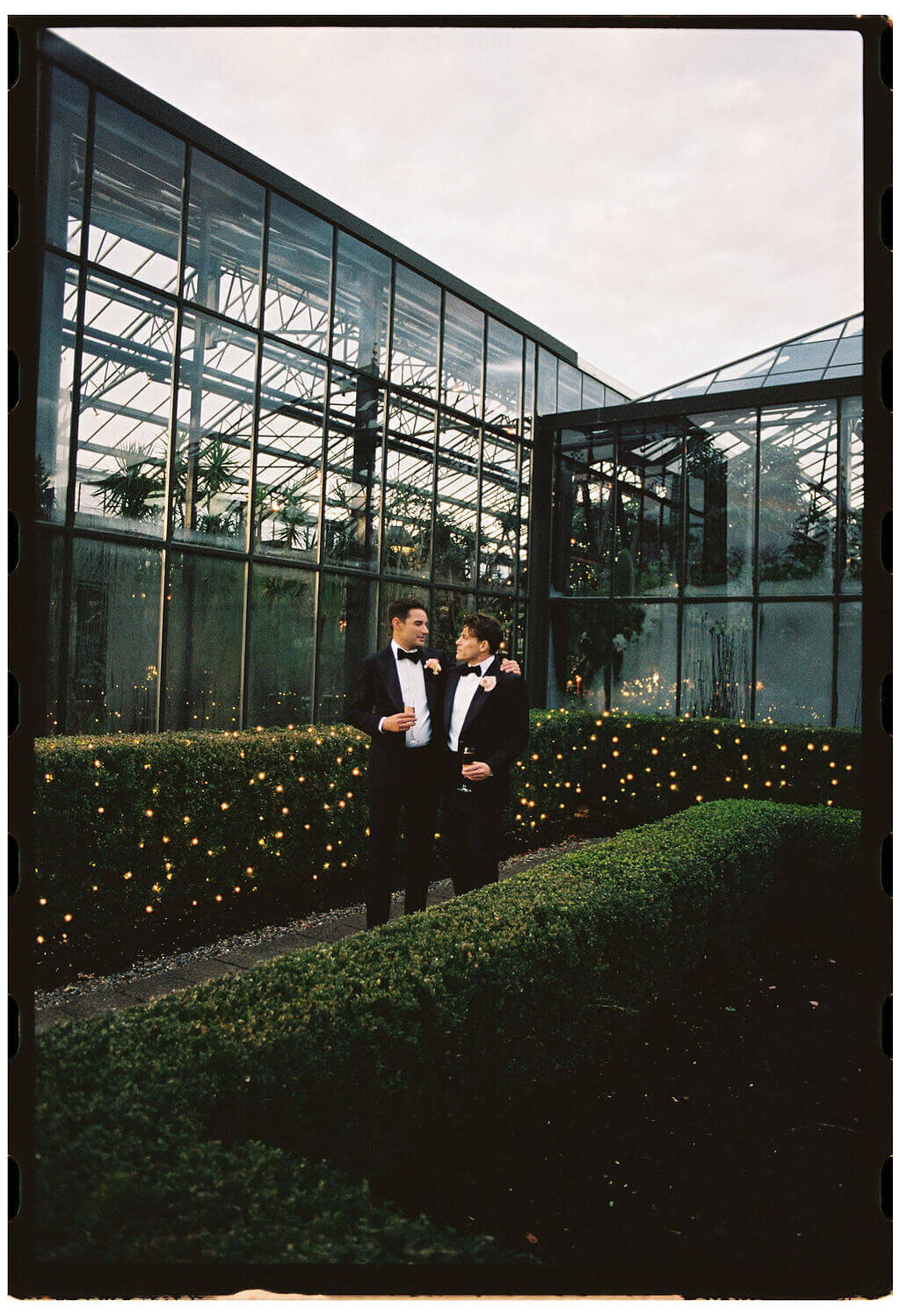 48-colorful-lgbtq-wedding-detroit-planterra-conservatory-michigan-modern-vintage-events